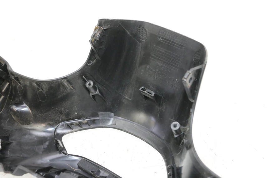 photo de TAPA MANILLAR CONMUTADOR YAMAHA NEO'S CORE 1 (2022 - 2026) - Primer plano técnico