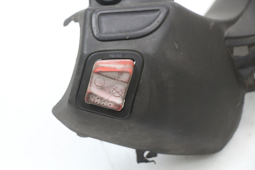 photo de CUBIERTA DEL MANILLAR DEL INTERRUPTOR DE LUCES. PIAGGIO XEVO - X EVO 125 (2007 - 2016)