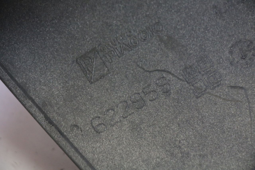 photo de CUBIERTA DEL MANILLAR PIAGGIO MP3 LT 400 (2007 - 2012) - Vista general del producto