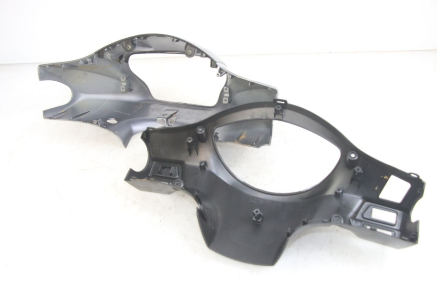 photo de CUBIERTA DEL MANILLAR PEUGEOT TWEET 4T 50 (2014 - 2019)