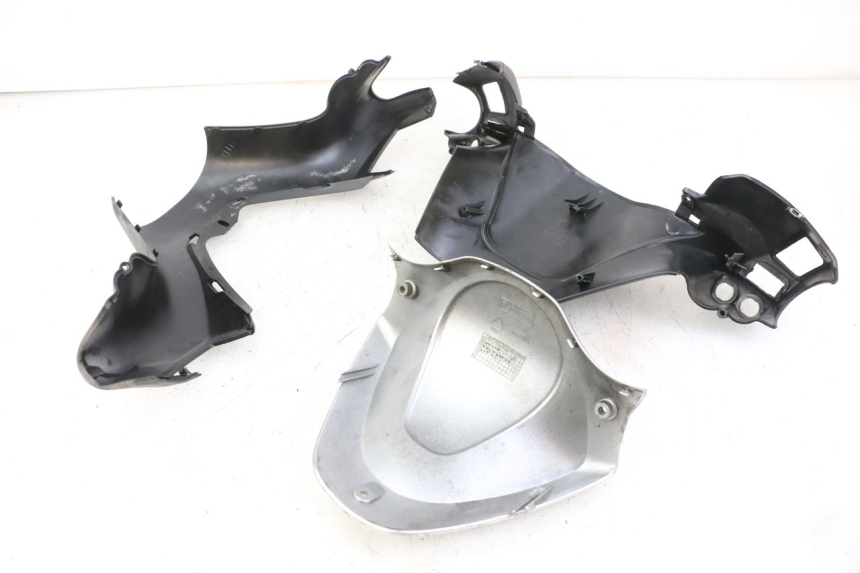 photo de CUBIERTA DEL MANILLAR PIAGGIO XEVO - X EVO 125 (2007 - 2016) - Inspección visual detallada
