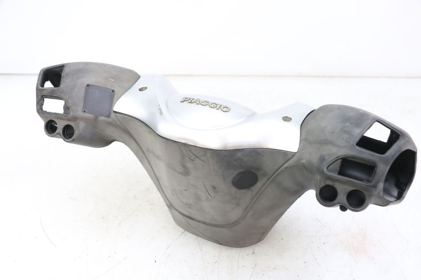 photo de CUBIERTA DEL MANILLAR PIAGGIO XEVO - X EVO 125 (2007 - 2016) - Detalles de los puntos de fijación