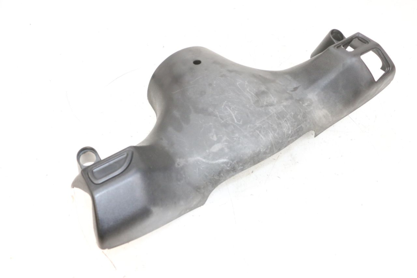 photo de CUBIERTA DEL MANILLAR PIAGGIO ZIP 4T 50 (2018 - 2020) - Enfoque en la estructura