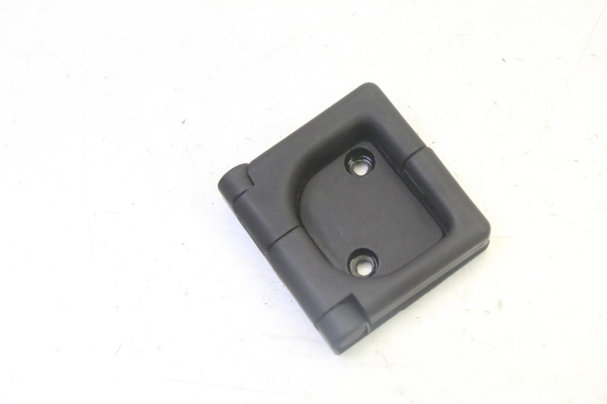 photo de GANCHO BOLSA PEUGEOT SATELIS 125 (2013 - 2018)