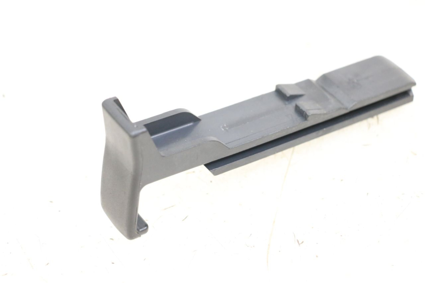 photo de GANCHO BOLSA PIAGGIO VESPA PRIMAVERA 4T 50 (2021 - 2024)