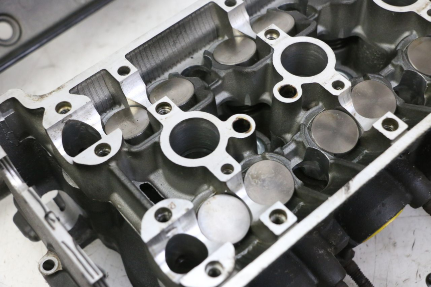 photo de CULATA YAMAHA XJ6 600 (2008 - 2016)