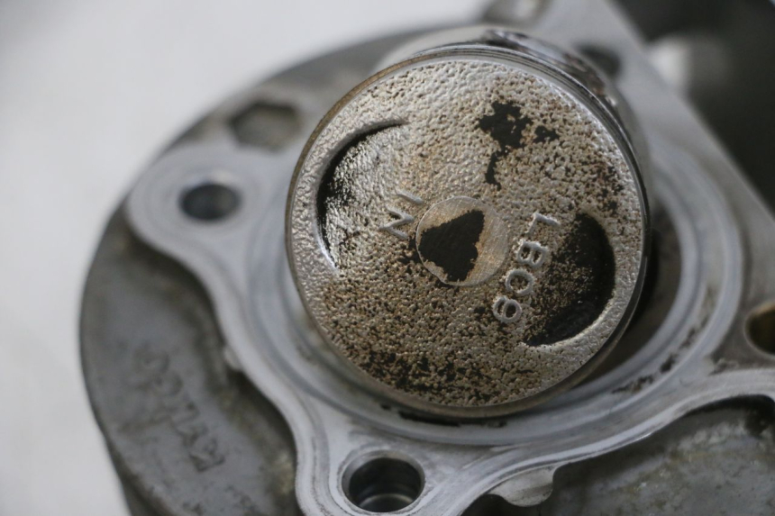 photo de CILINDRO PISTÓN KYMCO AGILITY 16+ 4T 50 (2018 - 2023) - Zoom sobre los componentes