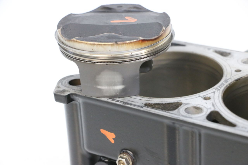 photo de CILINDRO PISTON MV AGUSTA BRUTALE R WALLY 910 (2008 - 2008) - Detalles de los puntos de fijación