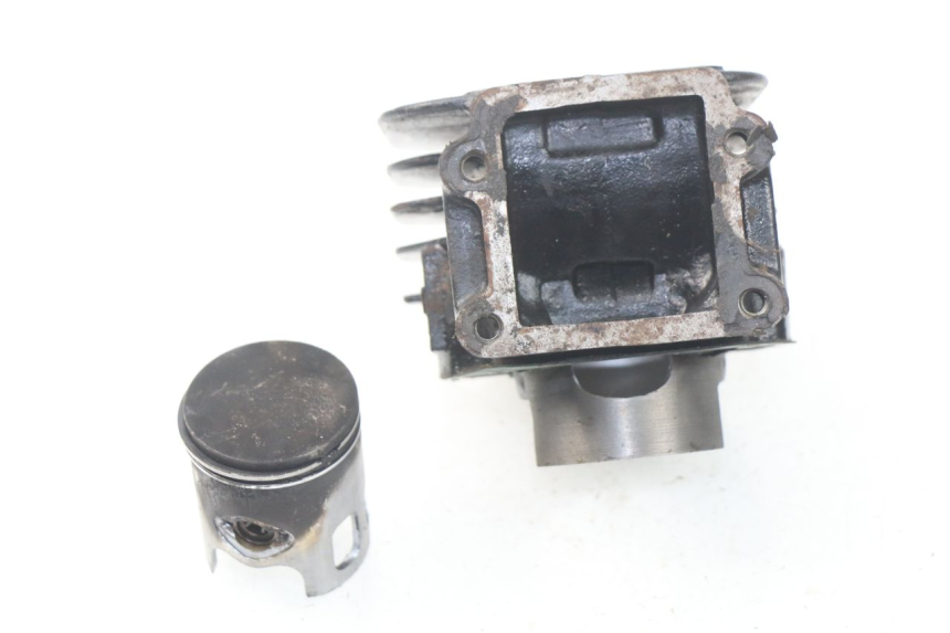 photo de CILINDRO PISTÓN YAMAHA BW'S 50 (1999 - 2003) - Inspección visual detallada