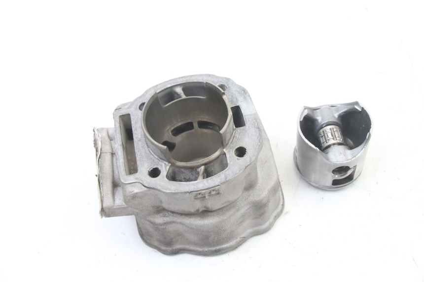 photo de CILINDRO PISTON DERBI SENDA SM DRD X-TREME 50 (2011 - 2017)
