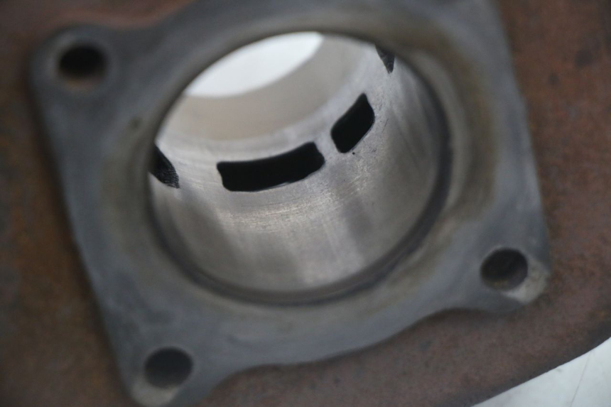 photo de CILINDRO PISTON PEUGEOT KISBEE 2T 50 (2010 - 2017)