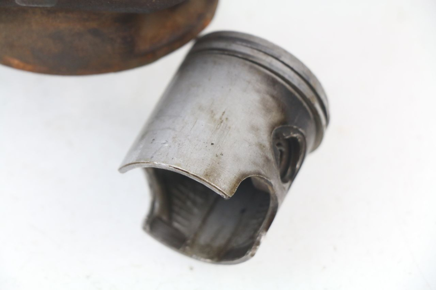 photo de CILINDRO PISTON PEUGEOT LUDIX BLASTER 50 (2006 - 2014) - Ángulo de visión alternativo