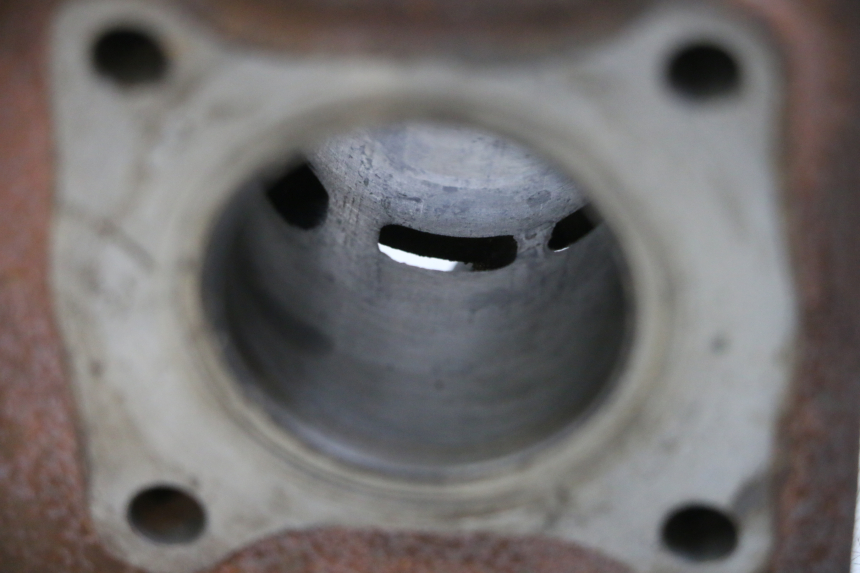 photo de CILINDRO PISTON SYM ORBIT 2 50 (2008 - 2014) - Detalles de los puntos de fijación