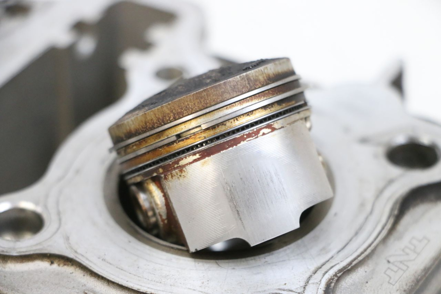 photo de CILINDRO PISTON SYM ORBIT III 3 4T 50 (2021 - 2025) - Primer plano de alta resolución