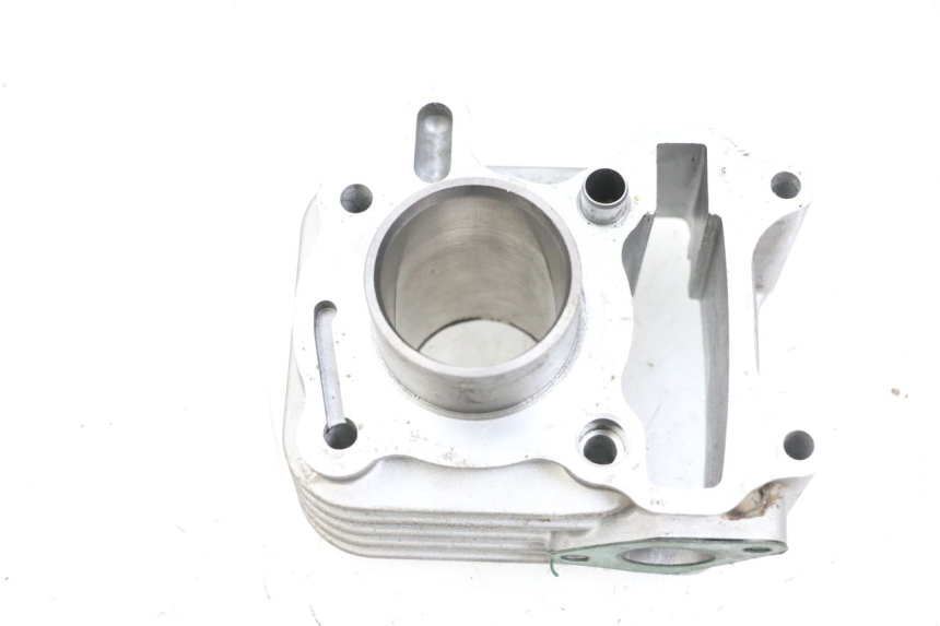 photo de CILINDRO PISTON SYM ORBIT III 3 4T 50 (2018 - 2021) - Detalles de los puntos de fijación