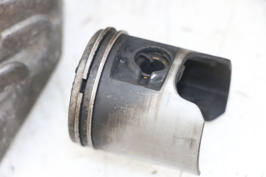 photo de CILINDRO PISTON PEUGEOT KISBEE 2T 50 (2010 - 2017)