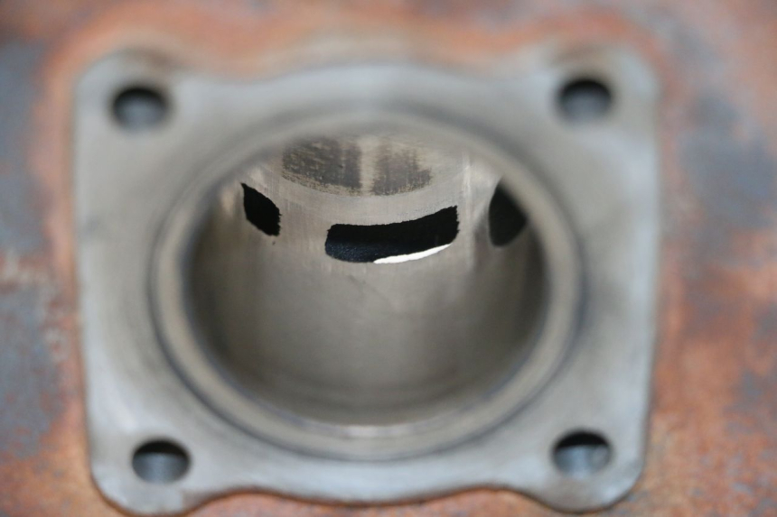 photo de CILINDRO PISTON PEUGEOT KISBEE 2T 50 (2010 - 2017)