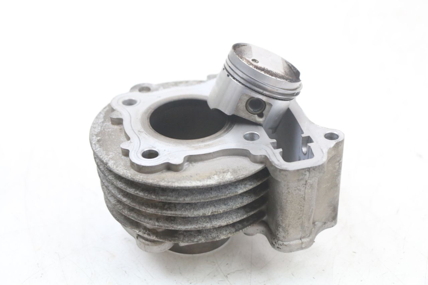 photo de CILINDRO PISTON PEUGEOT KISBEE 4T 50 (2010 - 2017)