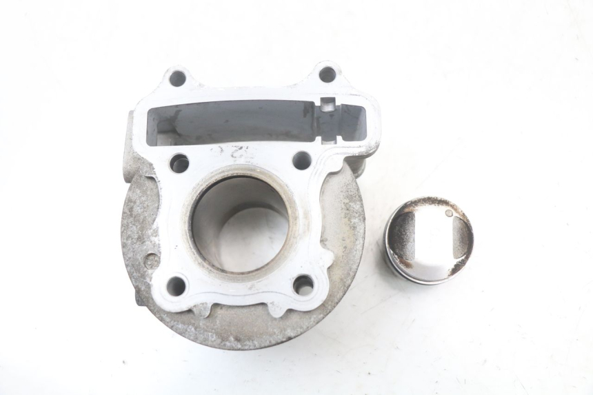 photo de CILINDRO PISTON PEUGEOT KISBEE 4T 50 (2010 - 2017)