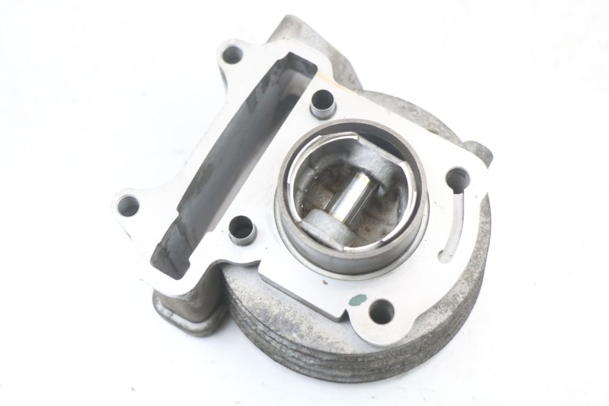 photo de CILINDRO PISTON PEUGEOT KISBEE 4T 50 (2010 - 2017)