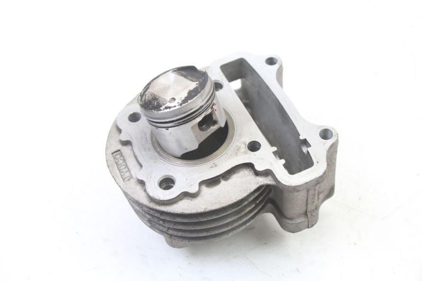 photo de CILINDRO PISTON PEUGEOT KISBEE 4T 50 (2010 - 2017)
