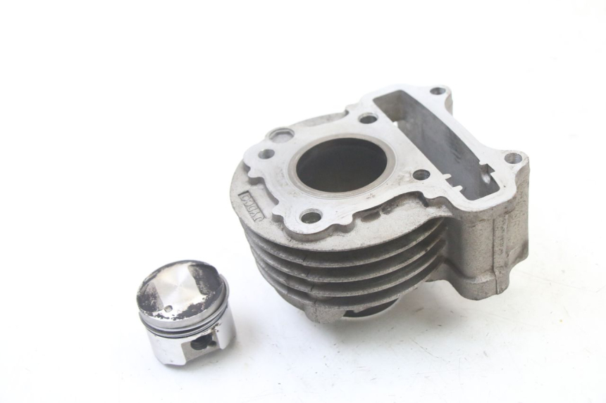 photo de CILINDRO PISTON PEUGEOT KISBEE 4T 50 (2010 - 2017)