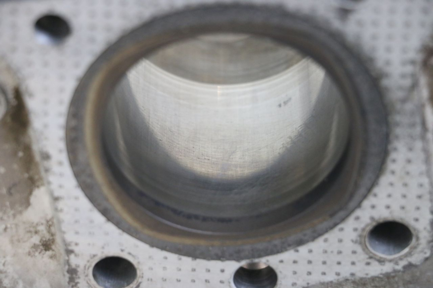 photo de CILINDRO PISTON SUZUKI GSX E 250 (1982 - 1983)