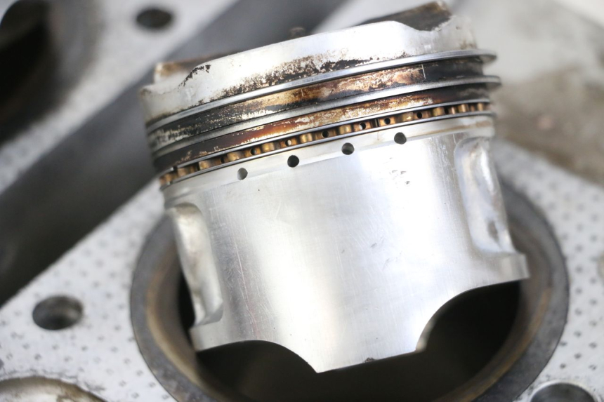 photo de CILINDRO PISTON SUZUKI GSX E 250 (1982 - 1983)