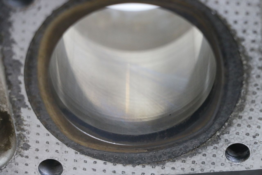 photo de CILINDRO PISTON SUZUKI GSX E 250 (1982 - 1983)