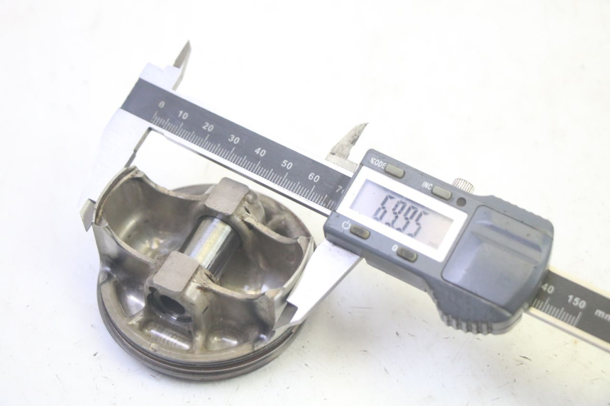 photo de CILINDRO PISTON YAMAHA TRICITY 300 (2020 - 2024) - Ángulo de visión alternativo