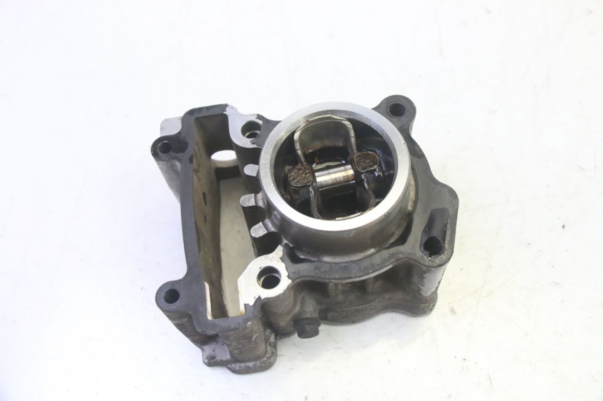 photo de CILINDRO PISTON YAMAHA X-MAX XMAX 125 (2010 - 2014) - Primer plano técnico