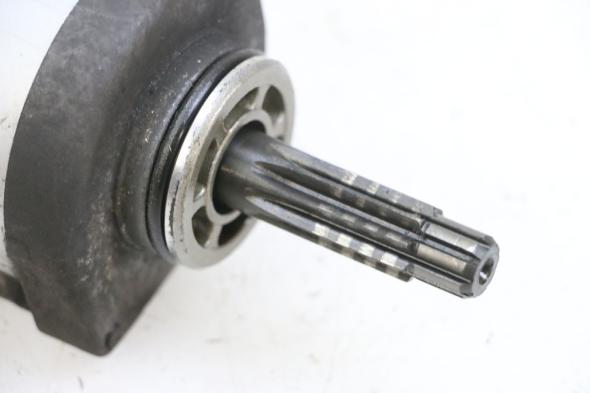 photo de ARRANQUE SUZUKI DL V STROM 1000 (2002 - 2007) - Detalles de los puntos de fijación