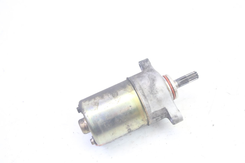 photo de MOTOR DE ARRANQUE YAMAHA XMAX X-MAX 125 (2006 - 2009) - Primer plano técnico