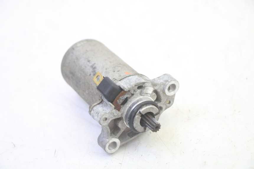 photo de MOTOR DE ARRANQUE PIAGGIO ZIP 4T 50 (2018 - 2020) - Primer plano técnico