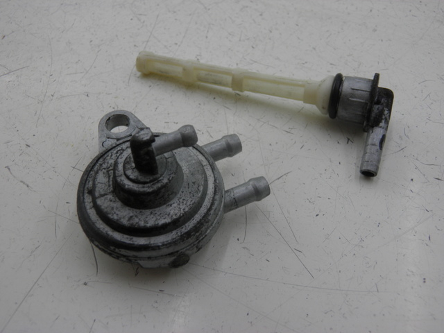 photo de DEPRESIÓN DEPÓSITO PIAGGIO ZIP 2T 50 (2009 - 2019)