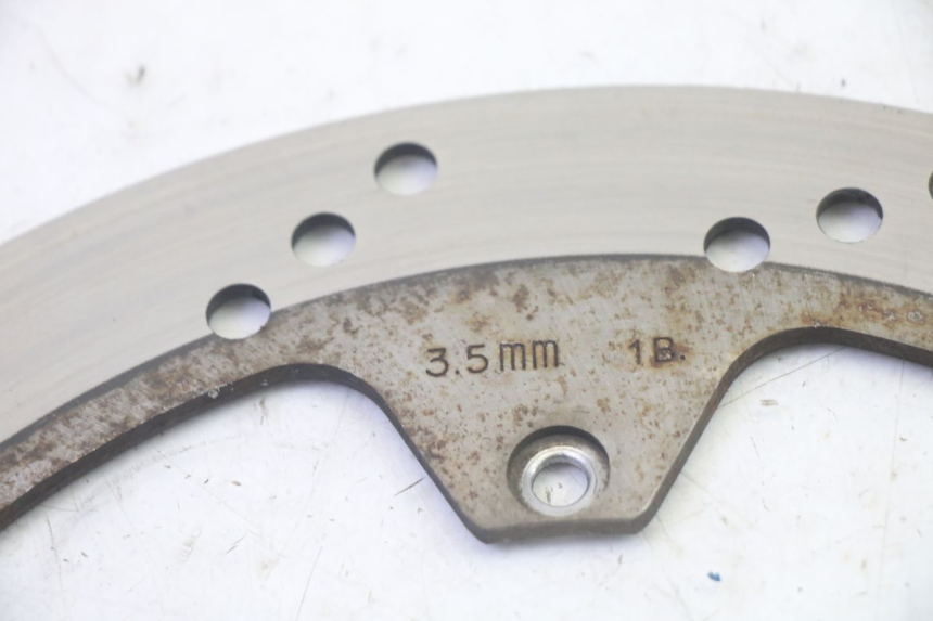 photo de DISCO FRENO DELANTERO YAMAHA TZR 50 (2008 - 2016) - Primer plano técnico