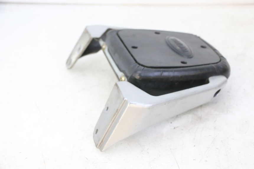 photo de CUBRE ESPALDA DAELIM HISTORY 125 (2001 - 2002) - Detalle de la pieza