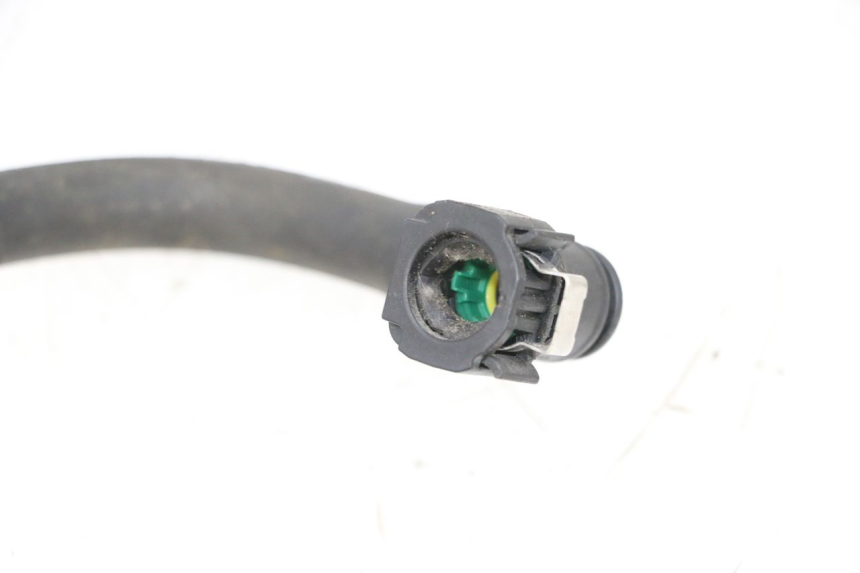 photo de TUBO INYECTOR PIAGGIO MP3 HPE 300 (2019 - 2026) - Primer plano técnico