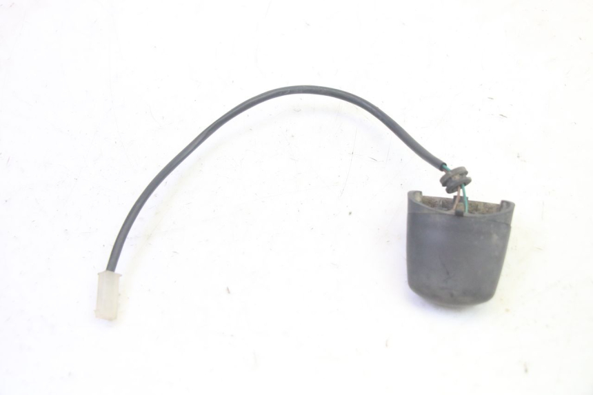 photo de ILUMINACIóN DE MATRíCULA PEUGEOT ELYSEO 125 (1999 - 2004) - Primer plano técnico