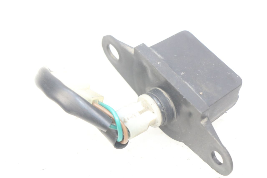 photo de ILUMINACIóN DE MATRíCULA HONDA FES PANTHEON 2T 125 (1998 - 2002)