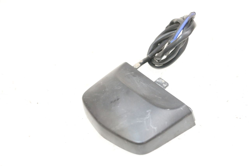 photo de LUZ MATRICULA YAMAHA FJR ABS 1300 (2006 - 2012) - Primer plano técnico