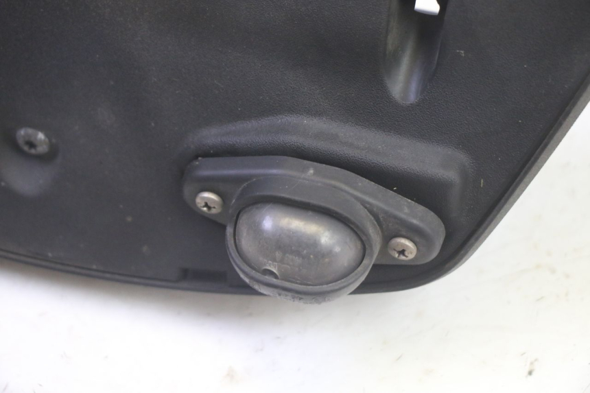 photo de LUZ MATRICULA PIAGGIO MP3 HPE 350 (2018 - 2020) - Zoom estado de uso