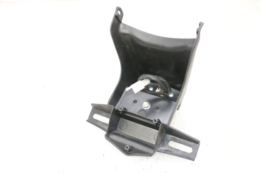 photo de LUZ MATRICULA JM MOTORS SANTANA 50 (2014 - 2023) - Primer plano técnico