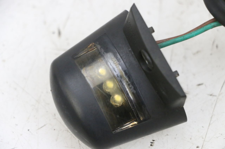 photo de LUZ MATRICULA PEUGEOT SPEEDFIGHT 4 4T EFI 50 (2021 - 2025) - Otra perspectiva