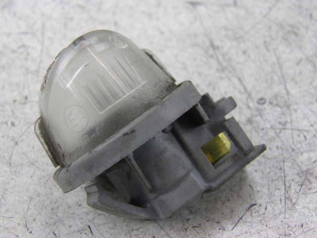 photo de LUZ MATRICULA SUZUKI UH BURGMAN 125 (2002 - 2006)