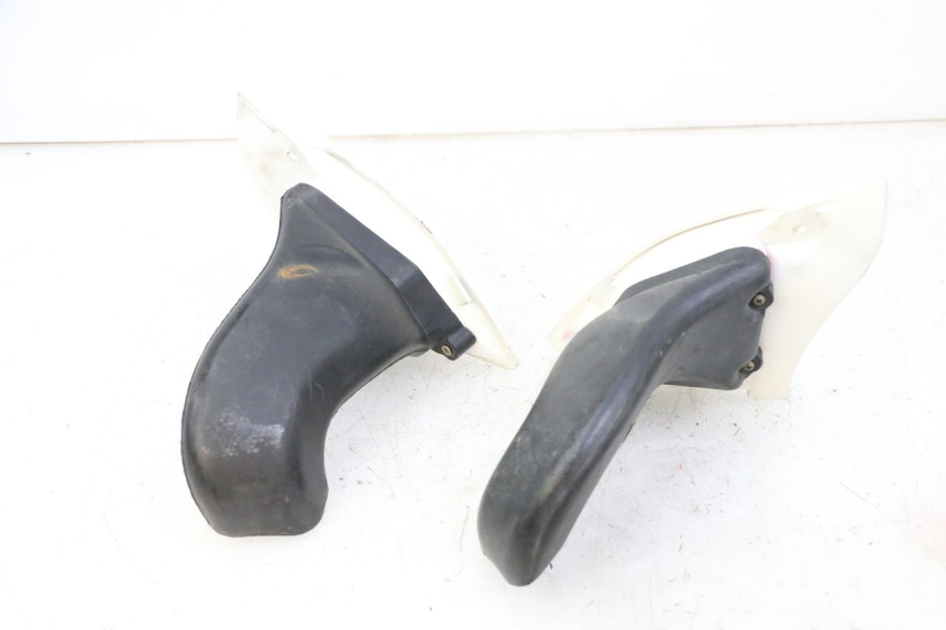 photo de RADIADOR CUBIERTA YAMAHA FJ 36Y 1100 (1984 - 1985)
