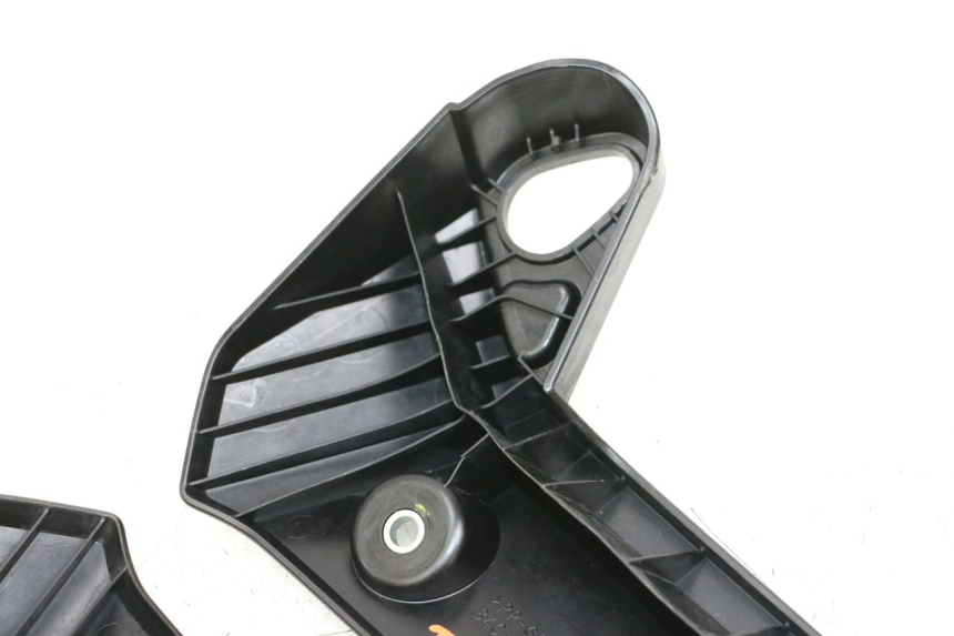 photo de RADIADOR CUBIERTA YAMAHA MT-07 MT07 ABS 700 (2018 - 2020) - Primer plano técnico