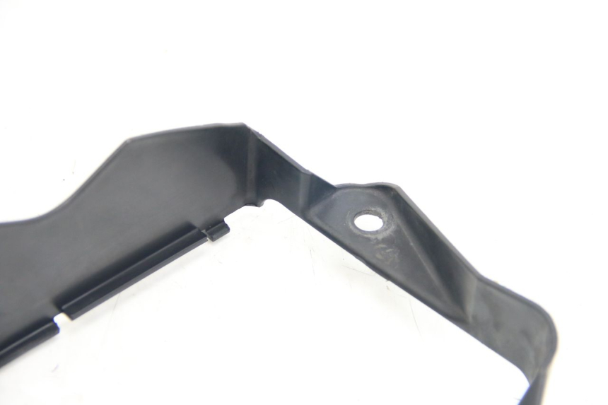 photo de TAPA DEL RADIADOR SUZUKI SIXTEEN 125 (2008 - 2010)