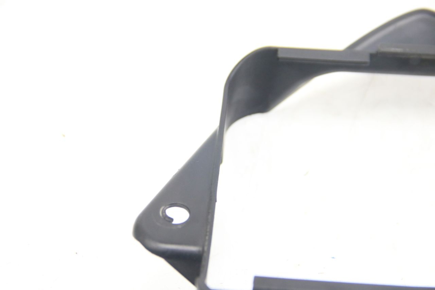 photo de TAPA DEL RADIADOR SUZUKI SIXTEEN 125 (2008 - 2010)