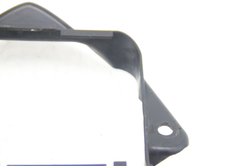 photo de TAPA DEL RADIADOR SUZUKI SIXTEEN 125 (2008 - 2010)